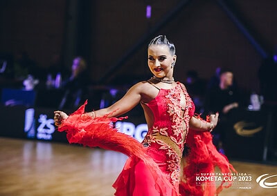 i cZvJCt3 X3 | Jan Metlický & Ela Odstrčilová: Czech hopes in world showdance